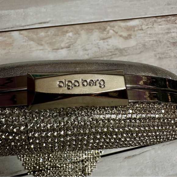 Olga Berg Silver Dangle Crystal Rhinestone Evening Clutch Holiday Party Glamour - Picture 6 of 15